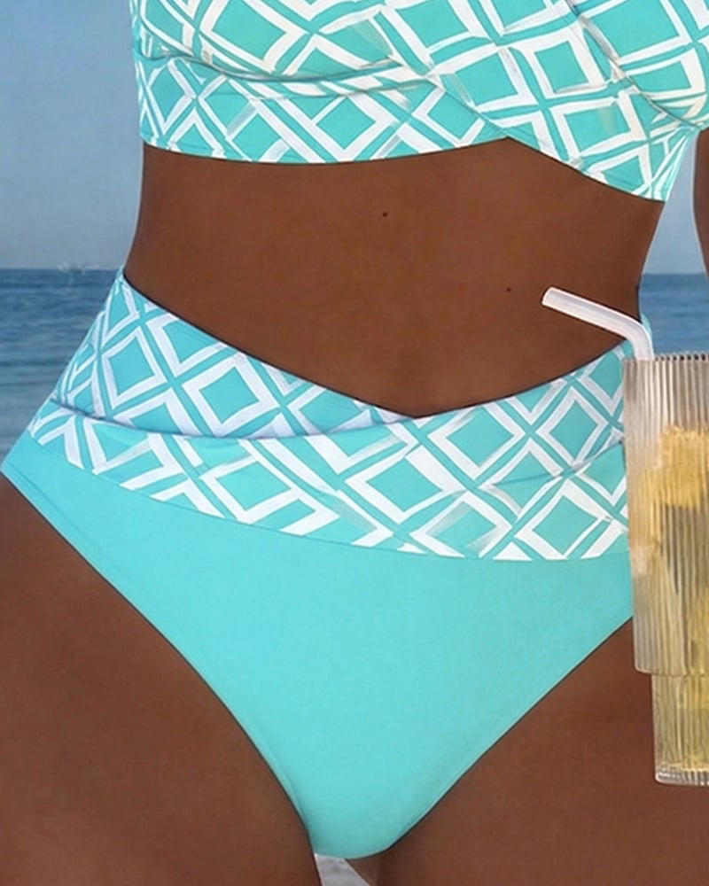 Fiona - Dviejų dalių bikini su iškirptu liemenėliu ir deimantų raštu