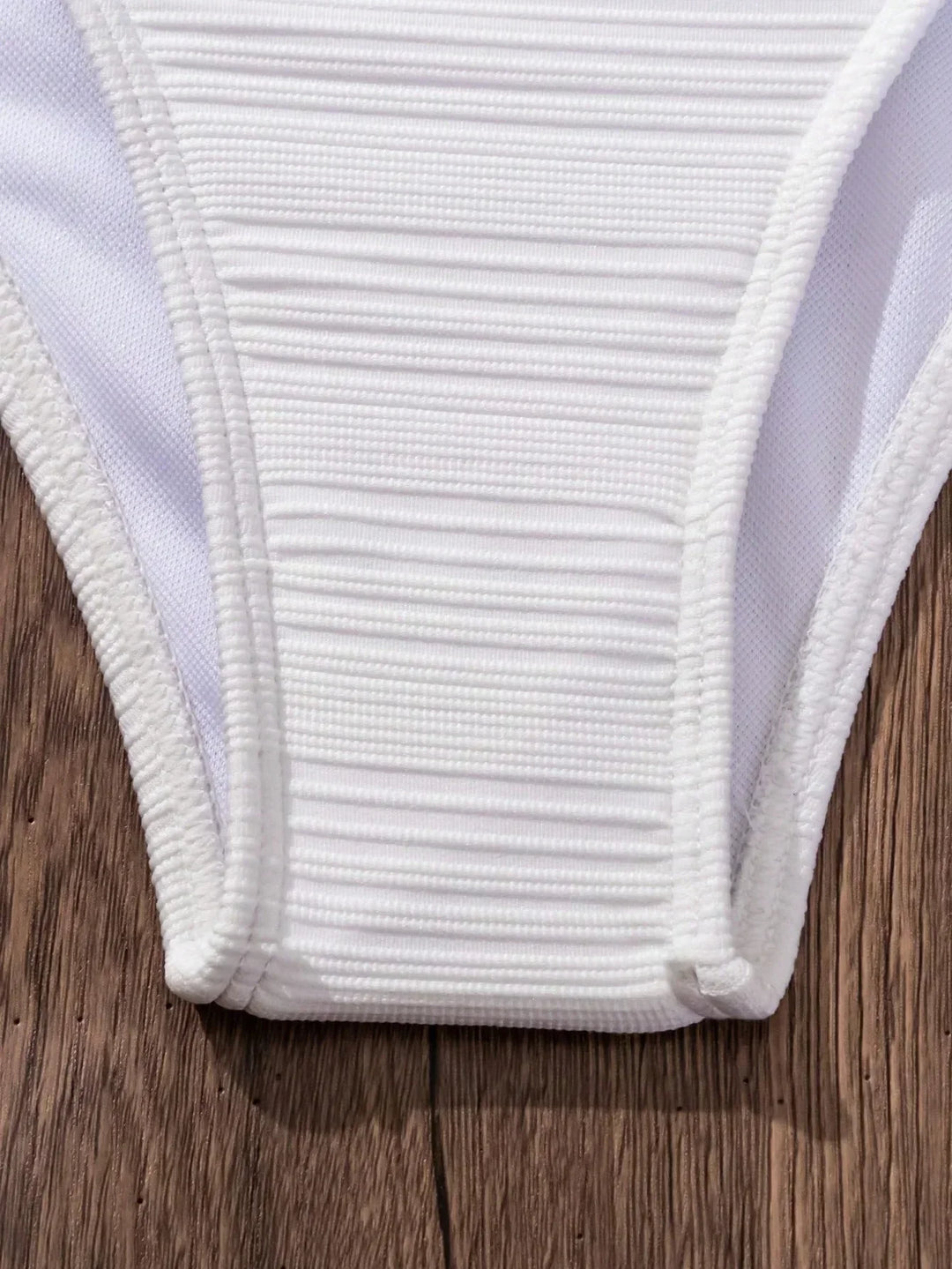 Sienna - Aukšto palaikymo kryžminė viršutinė dalis, aukšto liemens bikini