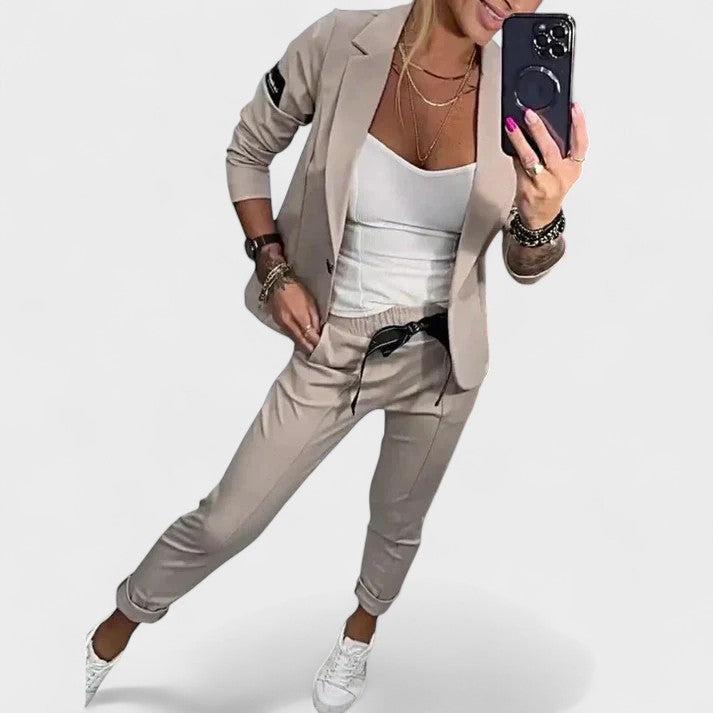 Janet - Elegantiškas Komplektas