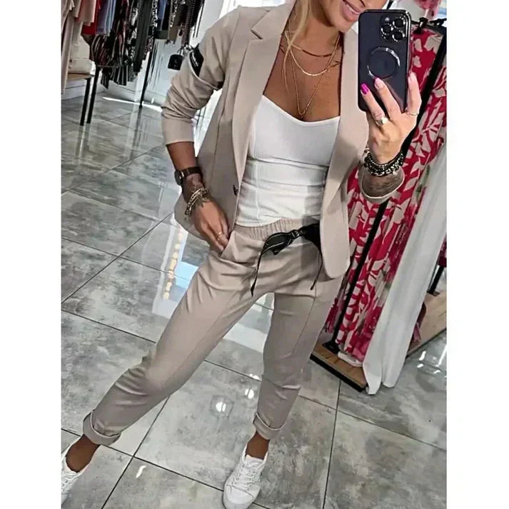 Janet - Elegantiškas Komplektas