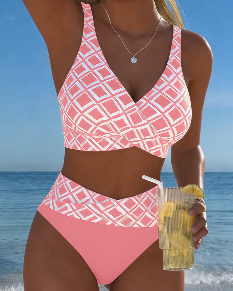 Fiona - Dviejų dalių bikini su iškirptu liemenėliu ir deimantų raštu