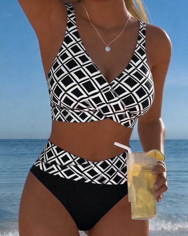 Fiona - Dviejų dalių bikini su iškirptu liemenėliu ir deimantų raštu