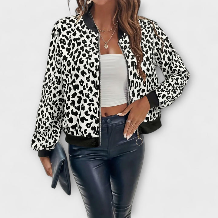 Raquel - Elegantiška Leopardo Rašto Striukė