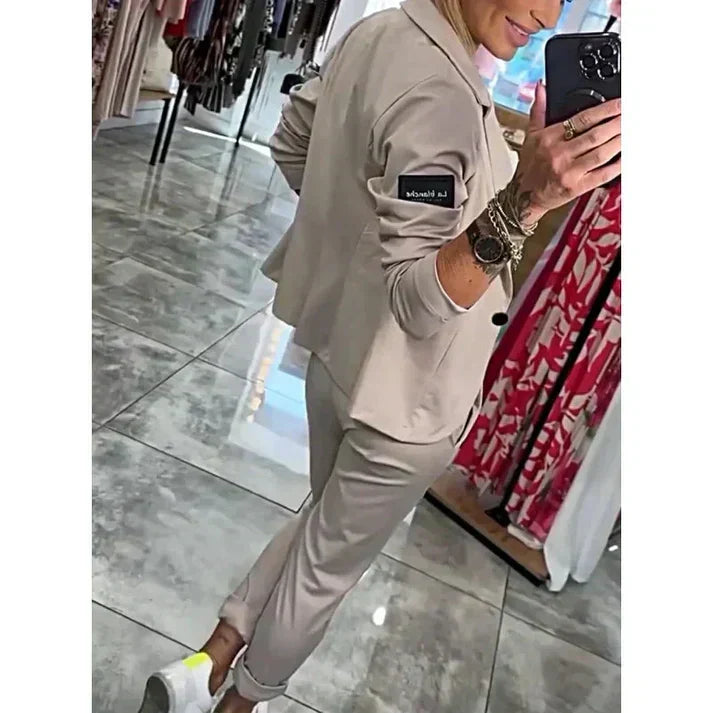 Janet - Elegantiškas Komplektas