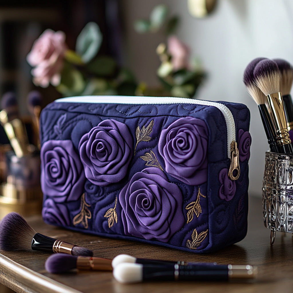 Siuvinėta kosmetinė su ametisto gėle