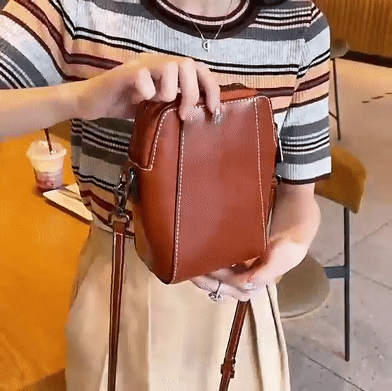 Freya - Kompaktiška Vienos Spalvos Mini Rankinė