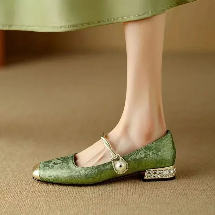 Frieda – Klasikiniai Diržiniai Batai su Elegantišku Išvaizda