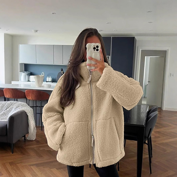 Denise - Minkštas Teddy Paltas