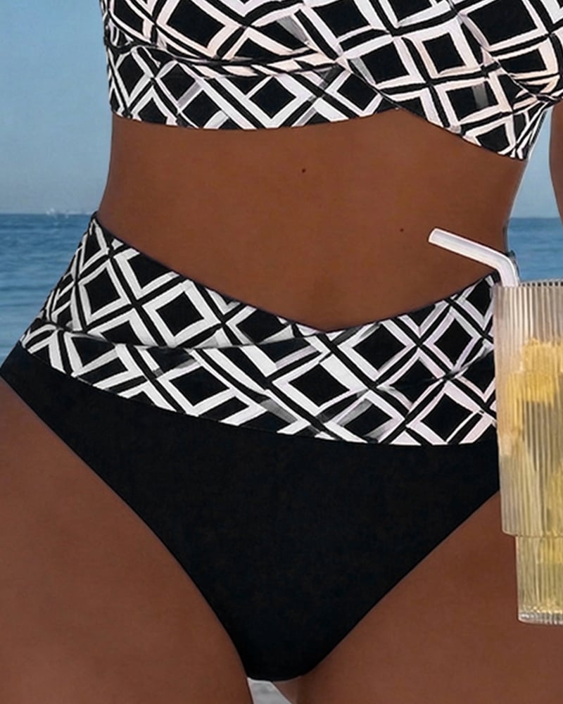 Fiona - Dviejų dalių bikini su iškirptu liemenėliu ir deimantų raštu