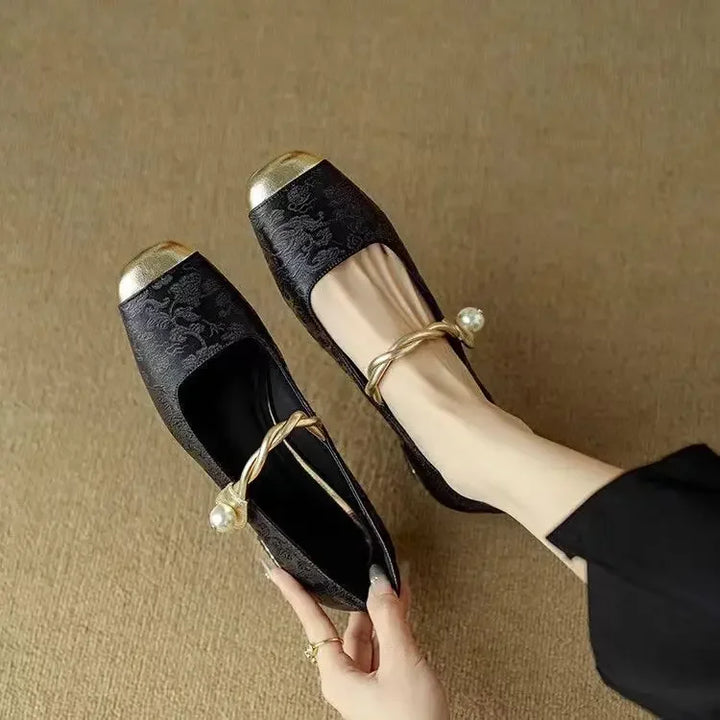 Frieda – Klasikiniai Diržiniai Batai su Elegantišku Išvaizda