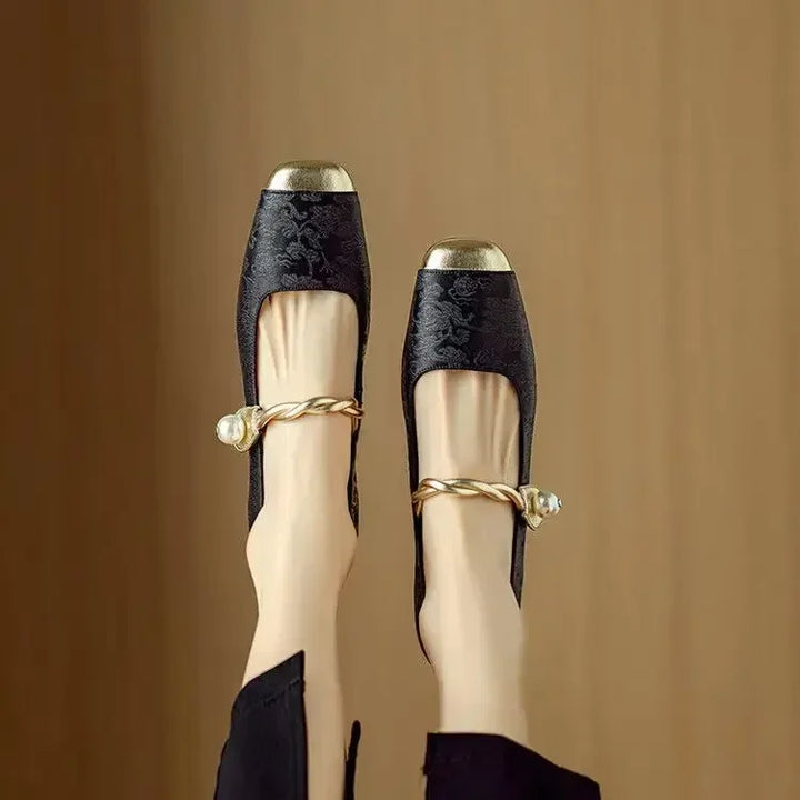 Frieda – Klasikiniai Diržiniai Batai su Elegantišku Išvaizda