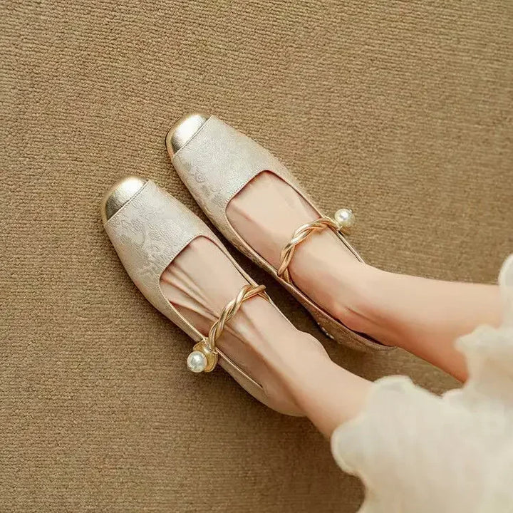 Frieda – Klasikiniai Diržiniai Batai su Elegantišku Išvaizda